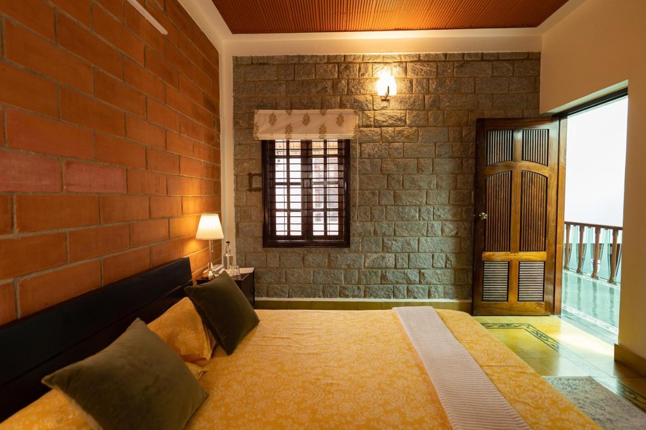 Luho Stone House Acomodação com café da manhã Bangalore Exterior foto