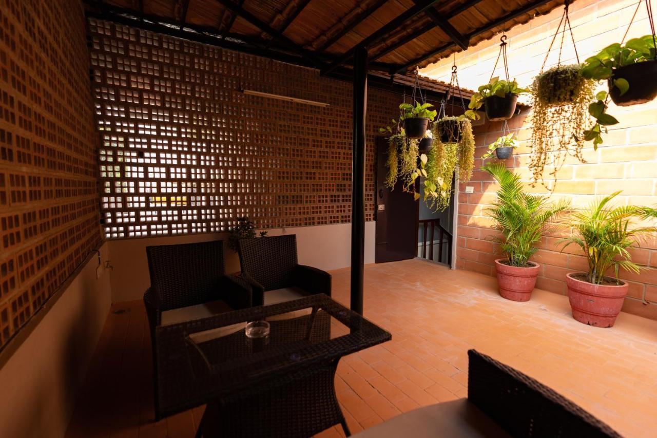 Luho Stone House Acomodação com café da manhã Bangalore Exterior foto